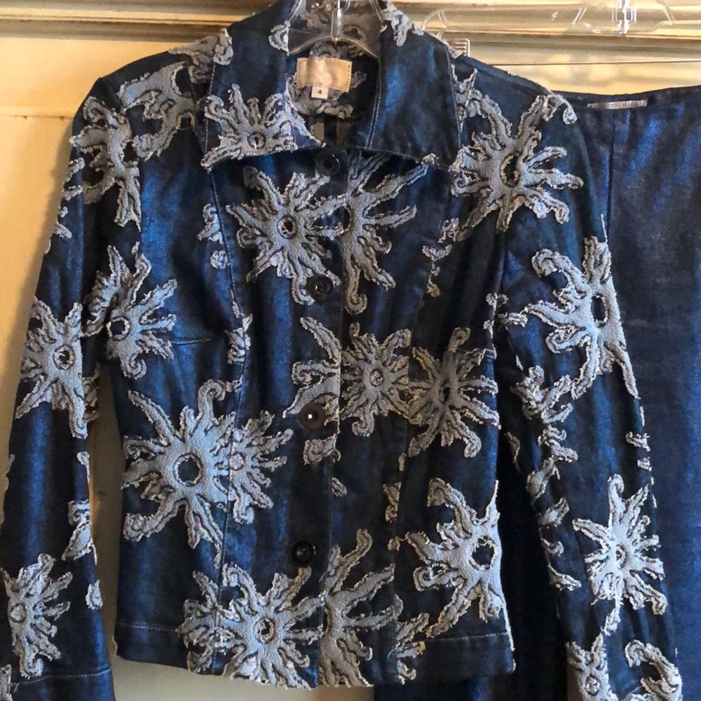 Alberto Makali pant set. Size 4 excellent condition. 98% cotton 2% Spandex